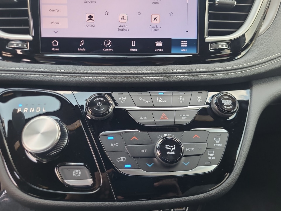 2025 Chrysler Pacifica Select - Photo 18