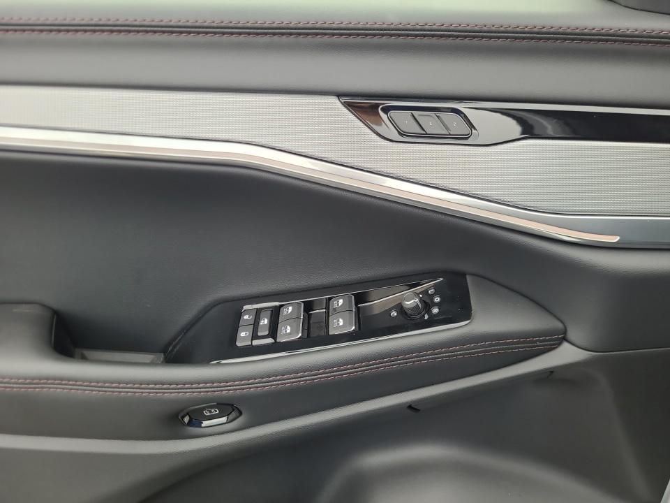 2025 Jeep Wagoneer S Launch Edition - Photo 32