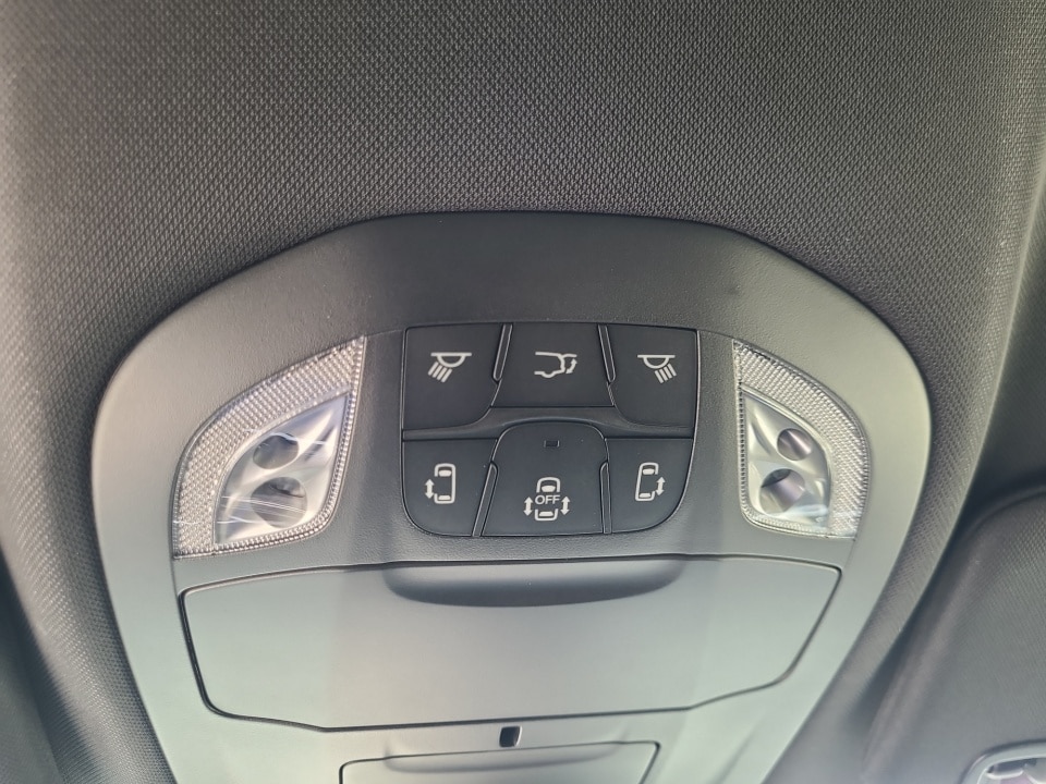 2025 Chrysler Pacifica Select - Photo 33