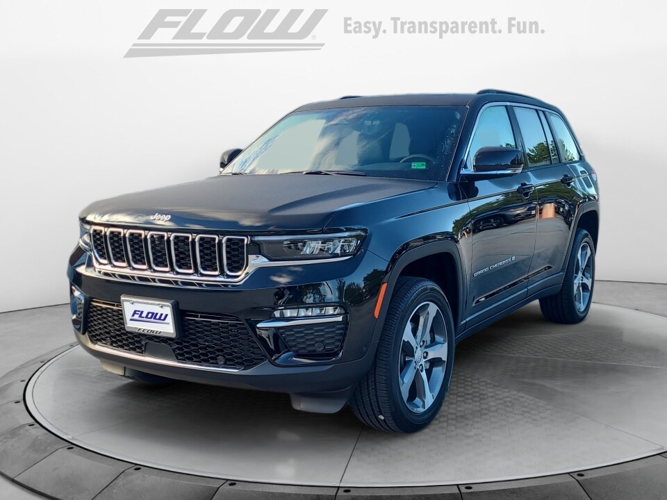 2025 Jeep Grand Cherokee Limited photo 3