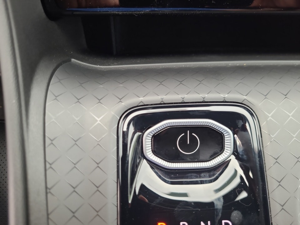 2025 Jeep Wagoneer S Launch Edition - Photo 20