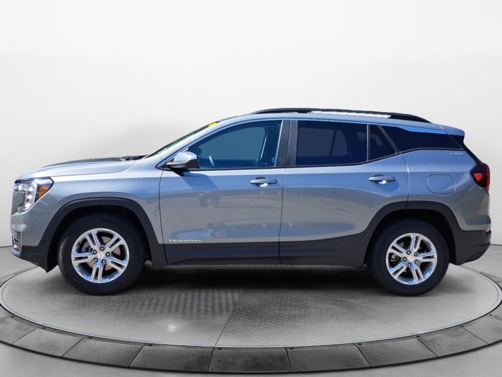 Used 2023 GMC Terrain SLE SUV