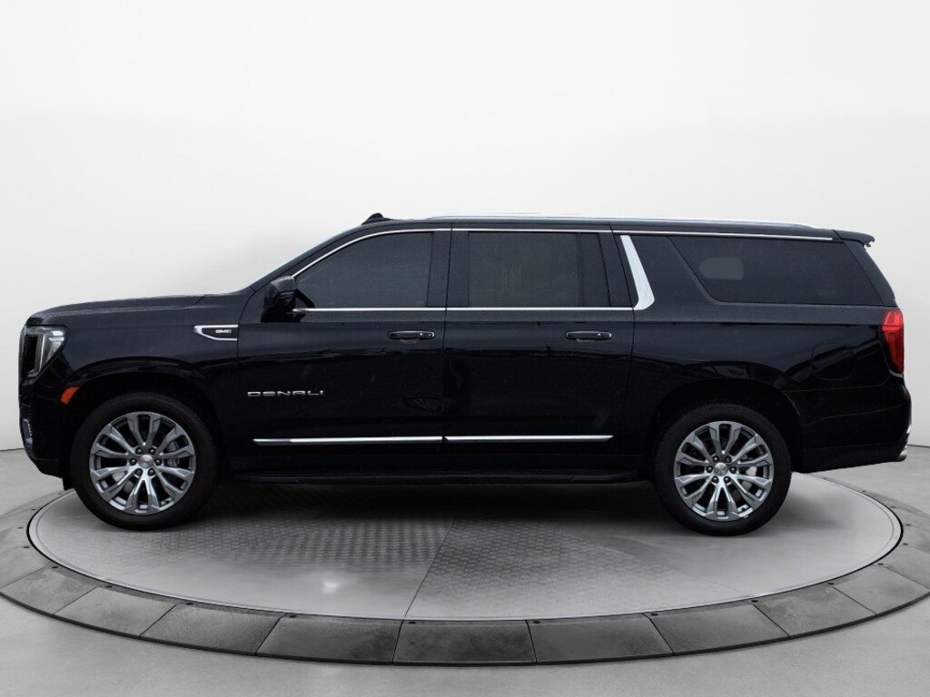 Used 2023 GMC Yukon XL Denali SUV