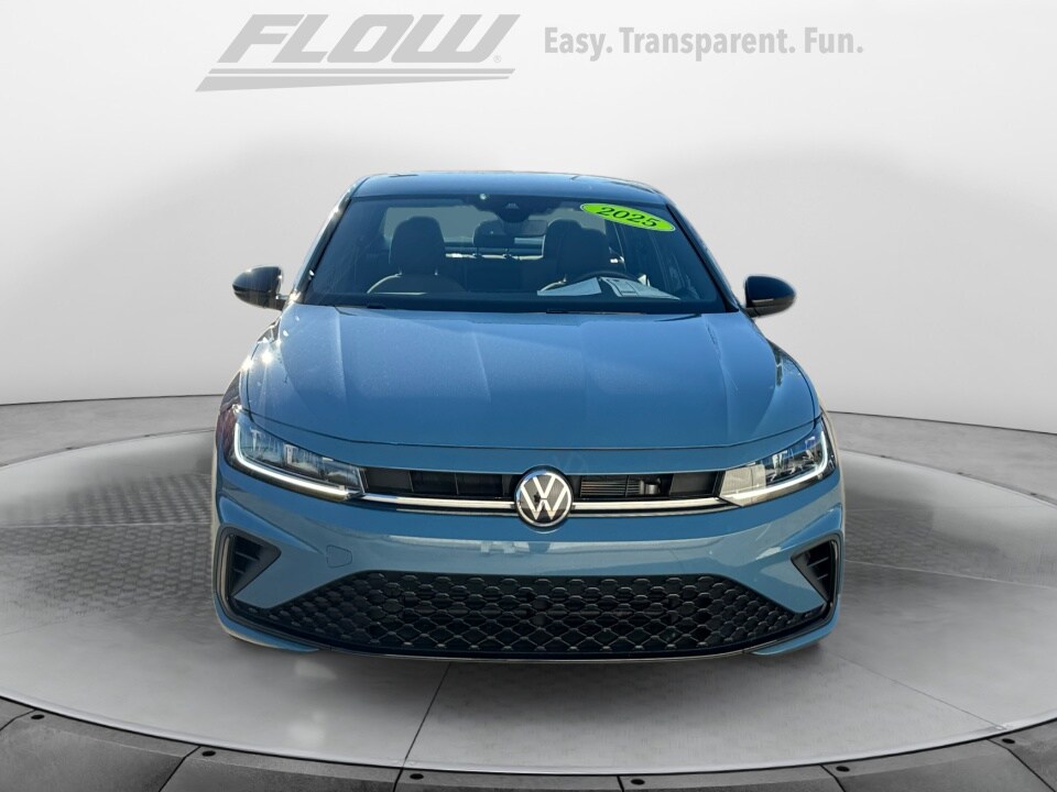 2025 Volkswagen Jetta 1.5T Sport photo 2