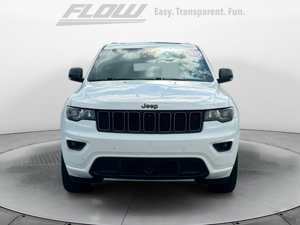 2021 Jeep Grand Cherokee Anniversary Edition photo 2