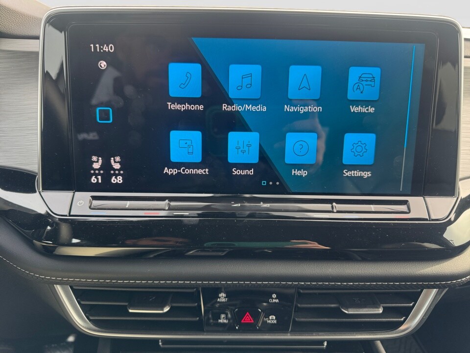 2025 Volkswagen Atlas Cross Sport SE w/Tech - Photo 17