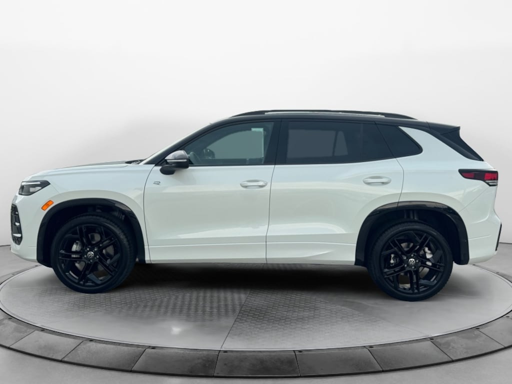 New 2026 Volkswagen Tiguan SE R-Line Black SUV