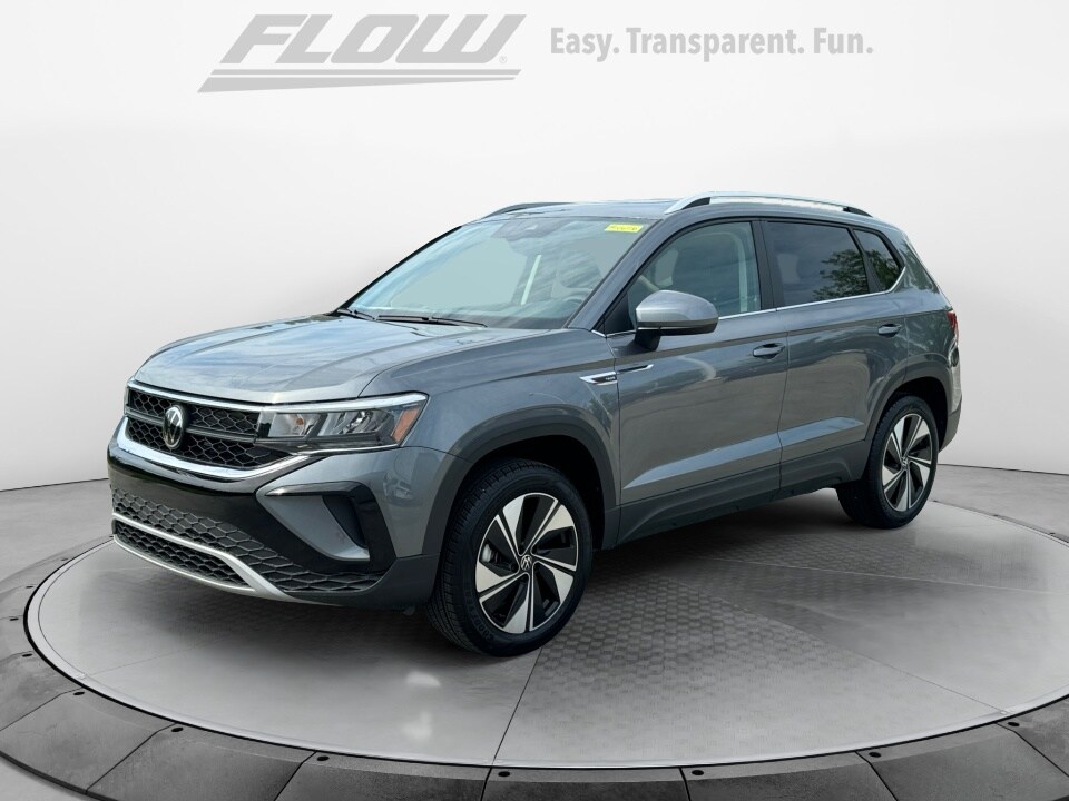 2024 Volkswagen Taos SE photo 2