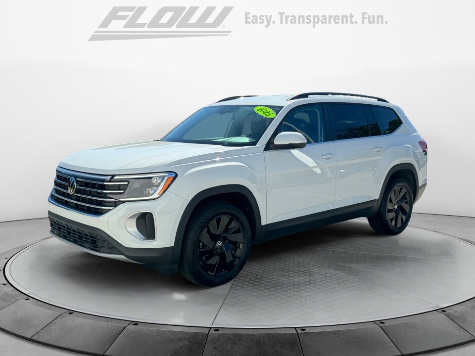 2025 Volkswagen Atlas SE Technology photo 2