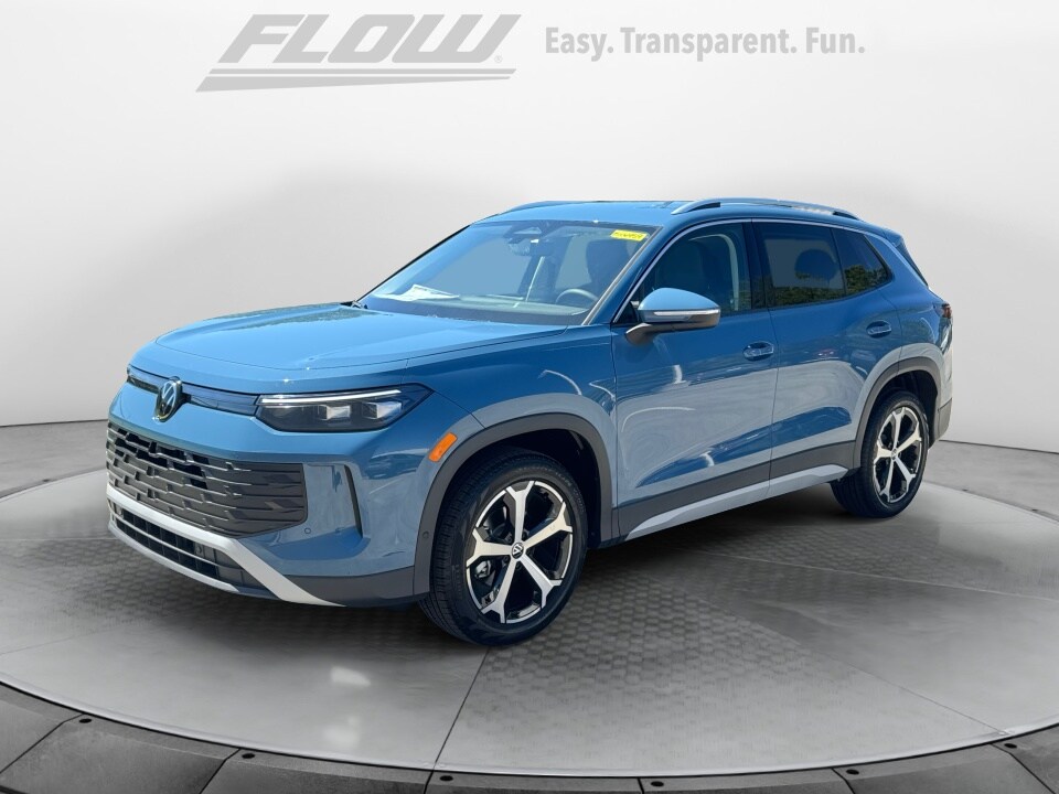 2025 Volkswagen Tiguan SE photo 3