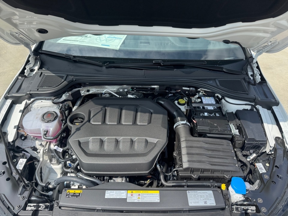 2025 Volkswagen Golf GTI SE - Photo 16