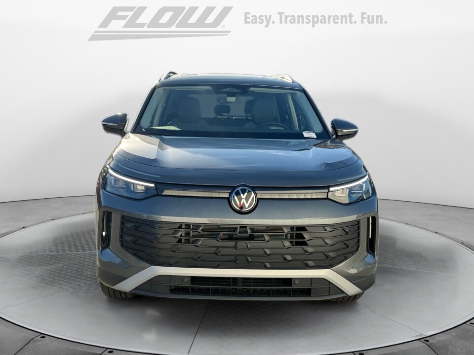 2025 Volkswagen Tiguan SE photo 2