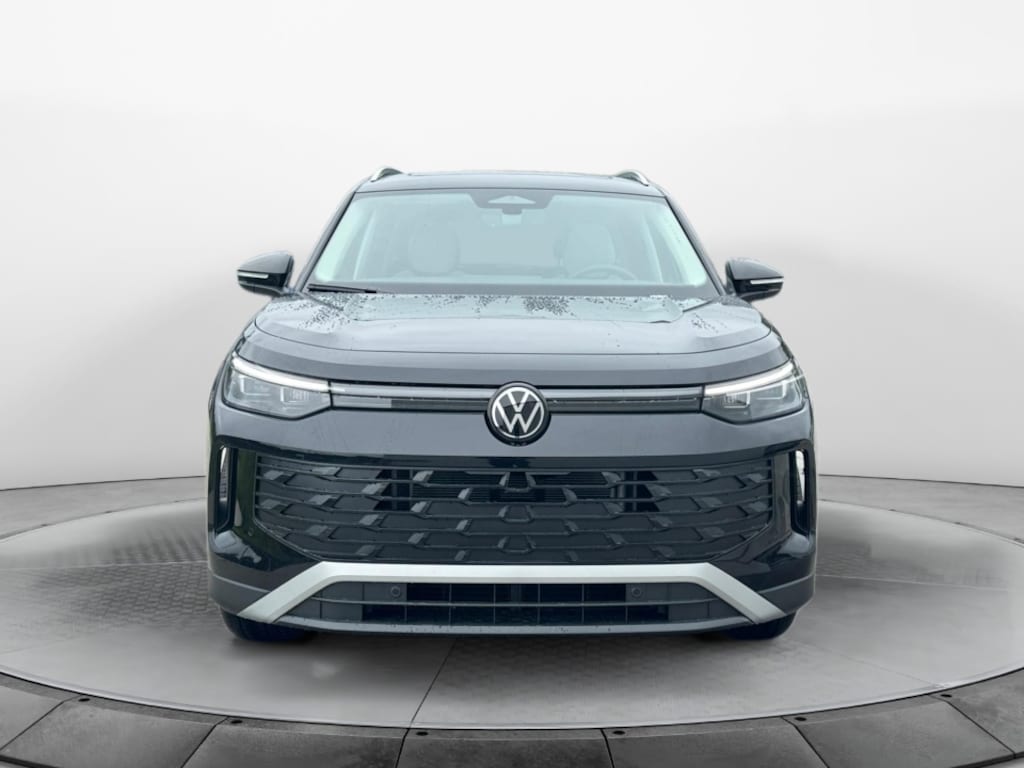 New 2026 Volkswagen Tiguan SE SUV