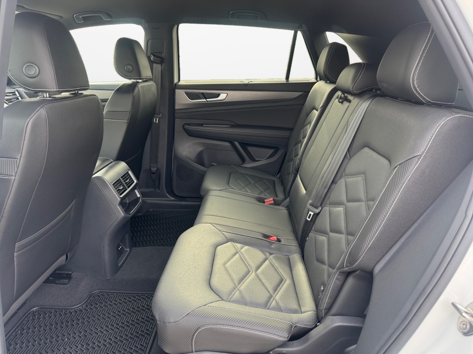 2025 Volkswagen Atlas Cross Sport SE w/Tech - Photo 13