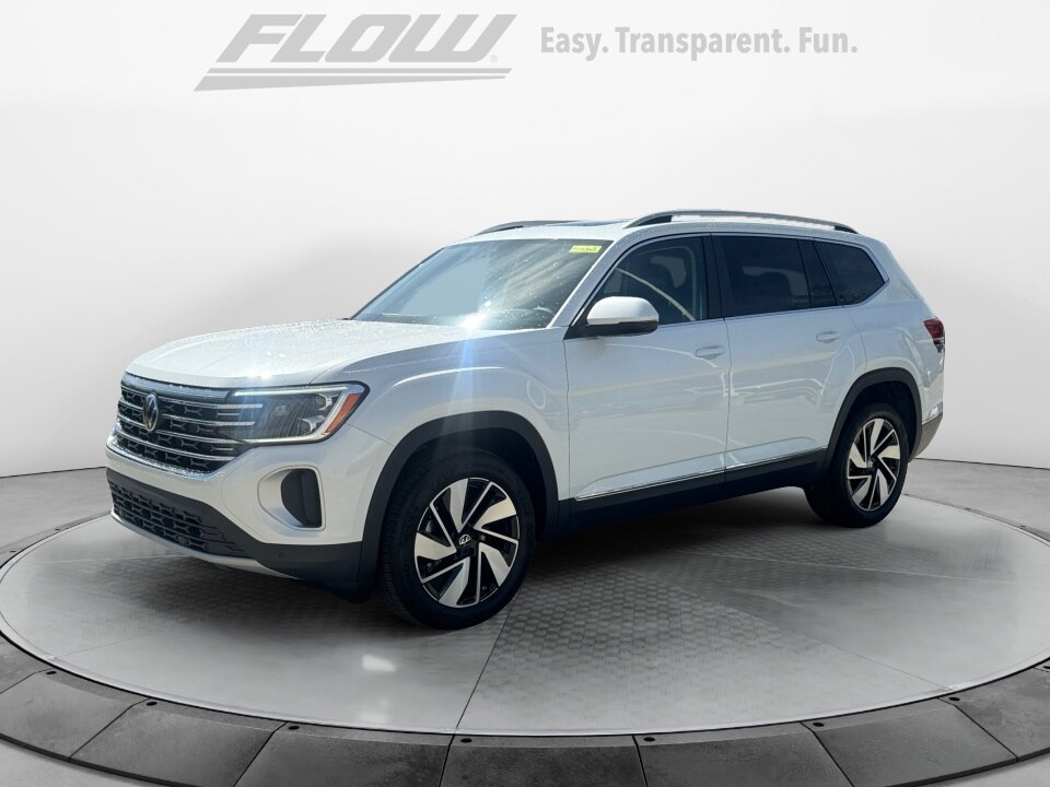 2025 Volkswagen Atlas SEL photo 2
