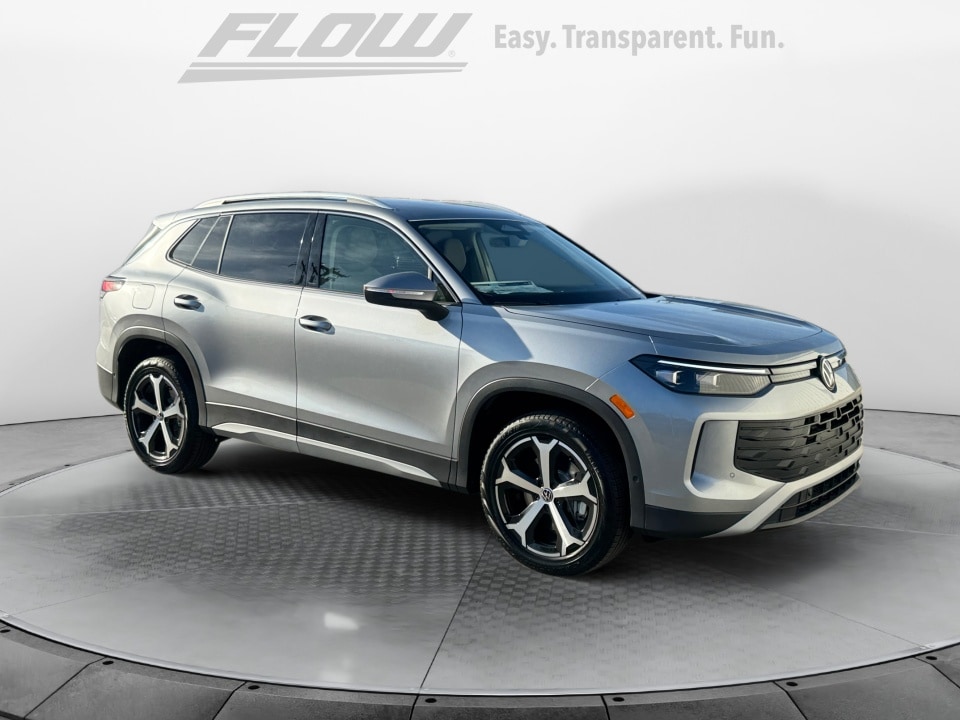 2026 Volkswagen Tiguan SE's photo