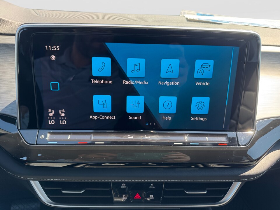 2026 Volkswagen Atlas Cross Sport SE w/Tech - Photo 17