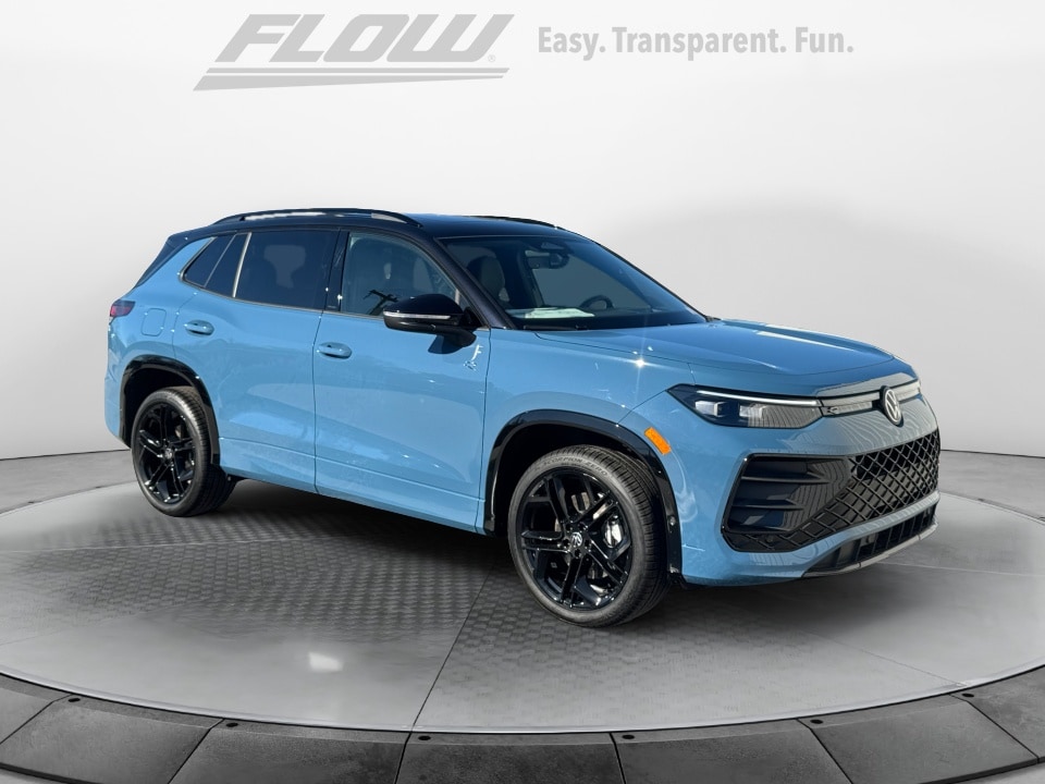 2026 Volkswagen Tiguan SE R-LINE BLACK's photo