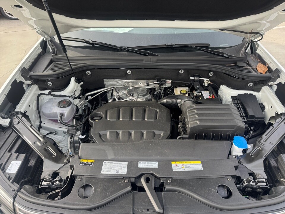 2025 Volkswagen Atlas Cross Sport SE w/Tech - Photo 16