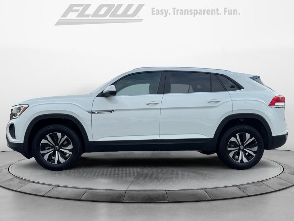 2025 Volkswagen Atlas Cross Sport SE photo 2