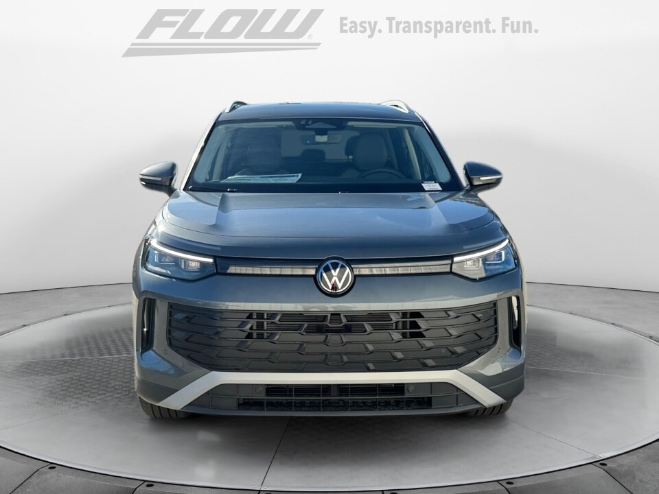 2026 Volkswagen Tiguan SE photo 2