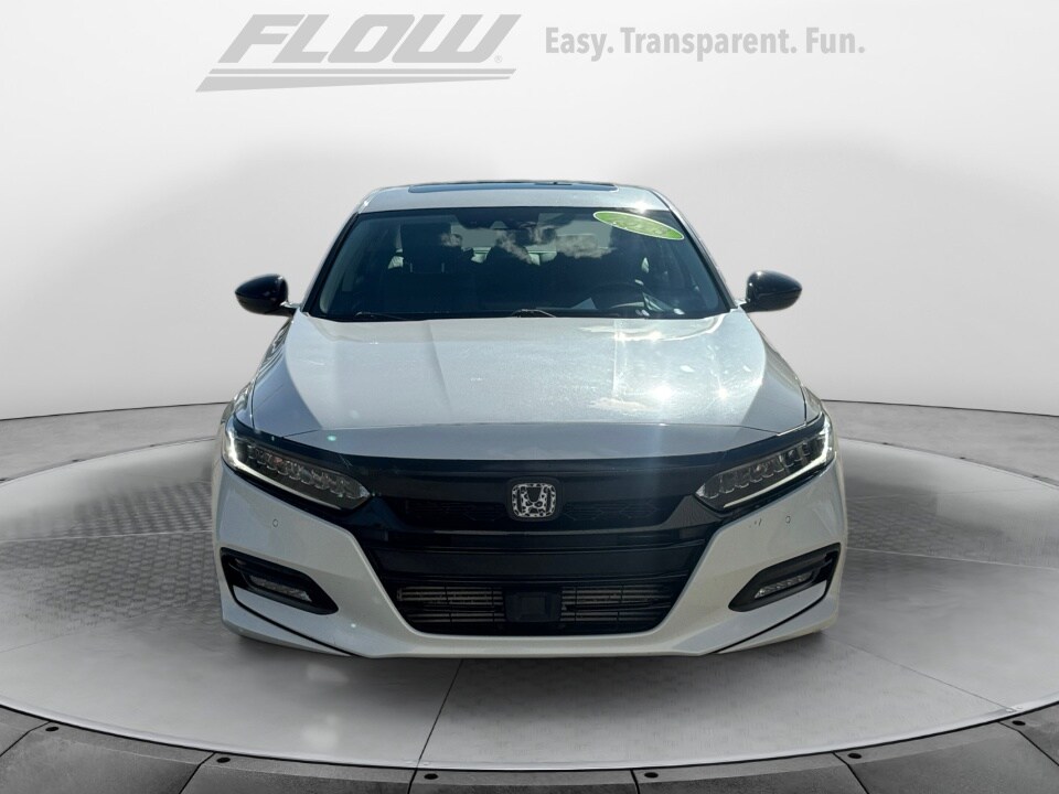 2018 Honda Accord Touring photo 2