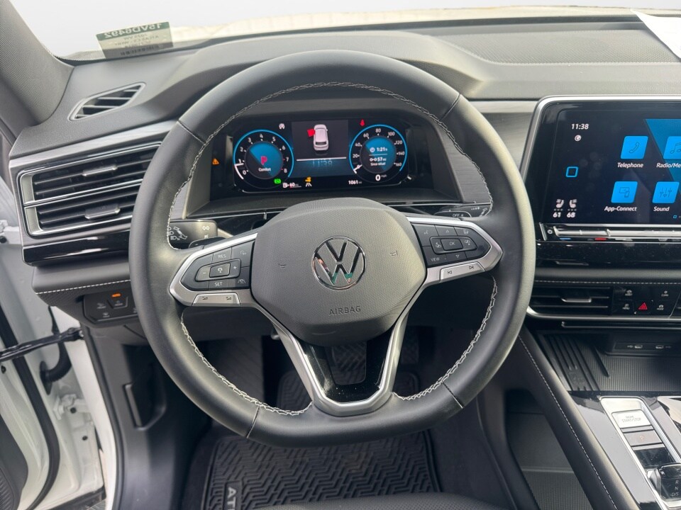 2025 Volkswagen Atlas Cross Sport SE w/Tech - Photo 10