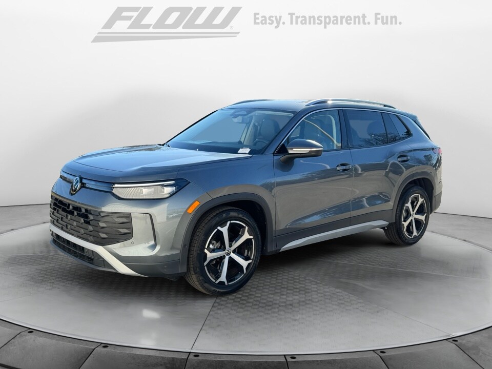 2026 Volkswagen Tiguan SE photo 3