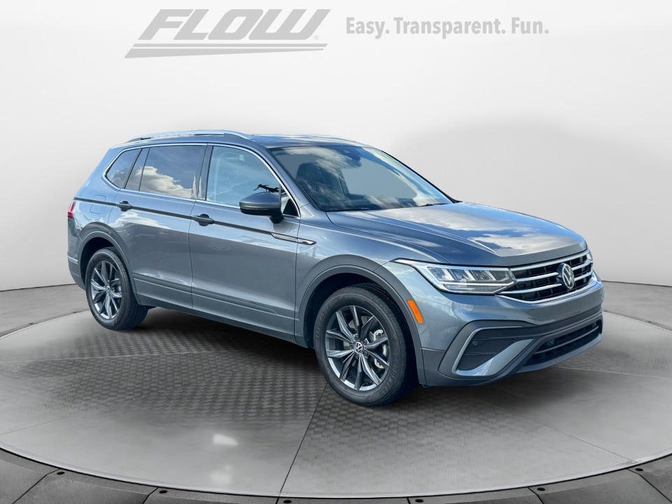 2022 Volkswagen Tiguan SE's photo