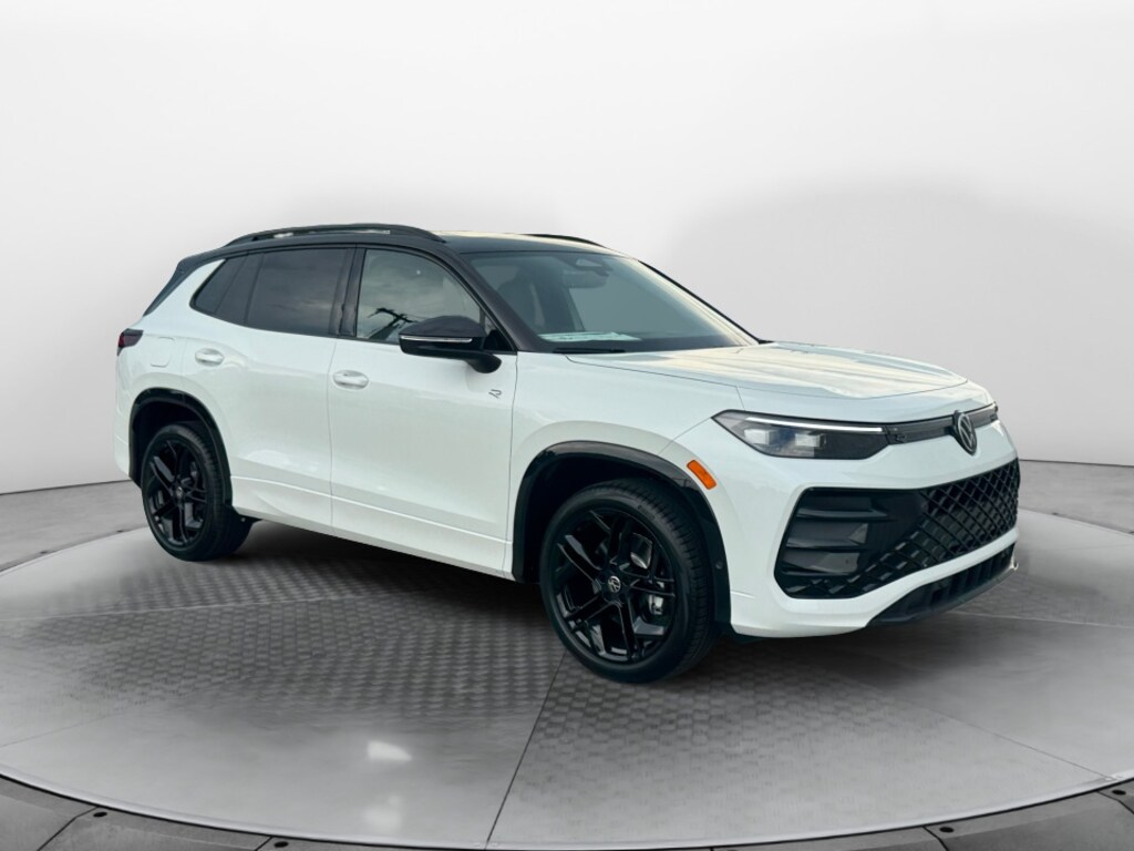 New 2026 Volkswagen Tiguan SE R-Line Black SUV