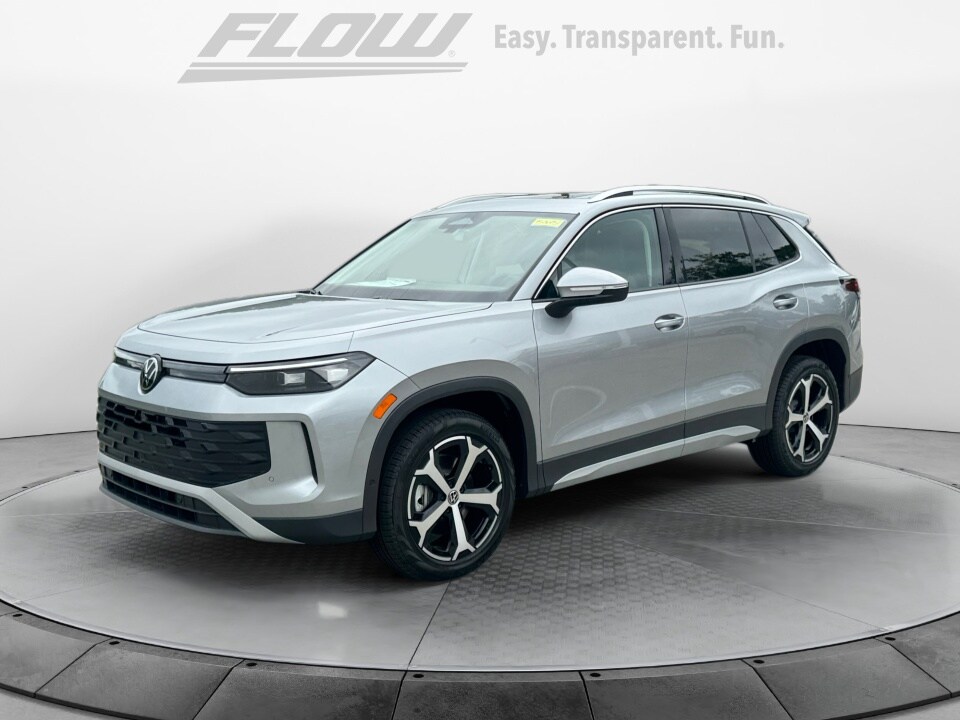 2025 Volkswagen Tiguan SE photo 3