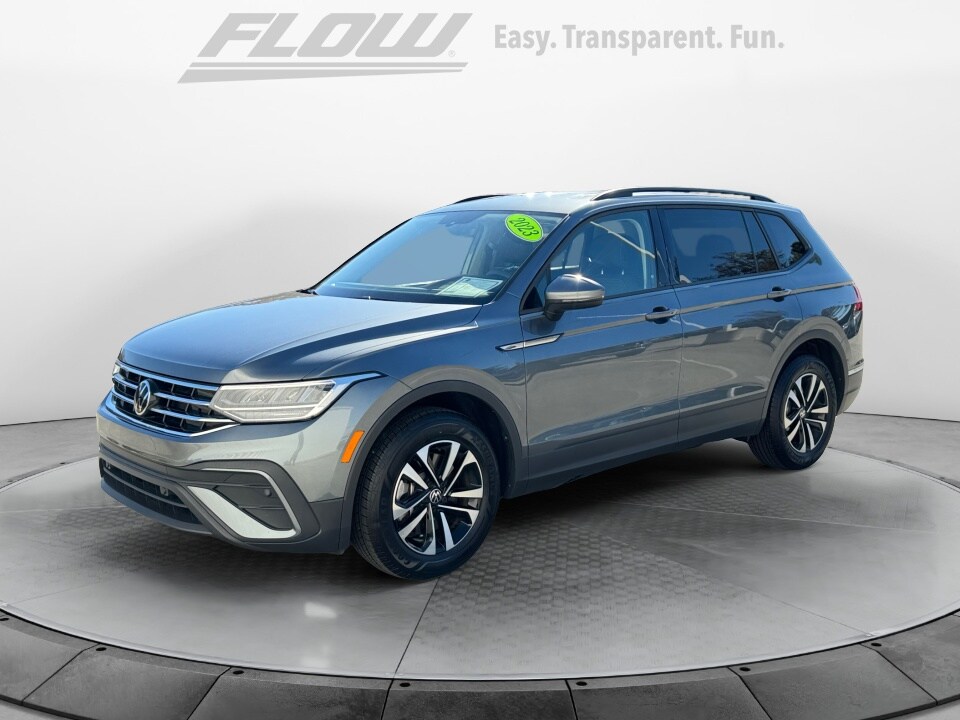 2023 Volkswagen Tiguan S photo 2