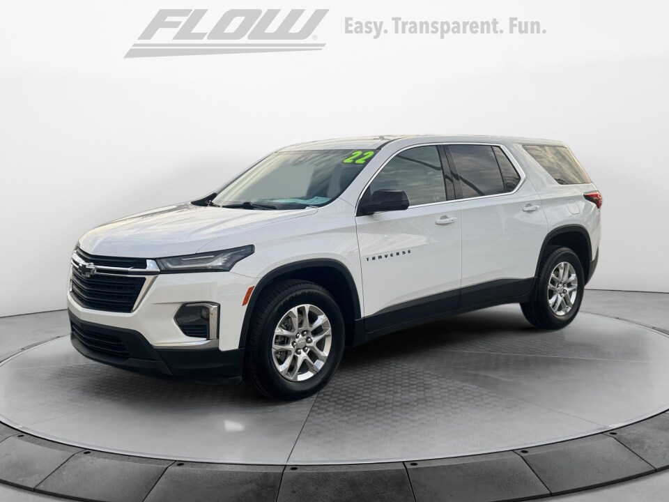 2022 Chevrolet Traverse LS photo 2