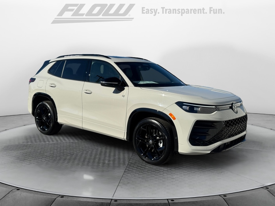 2026 Volkswagen Tiguan SE R-LINE BLACK's photo