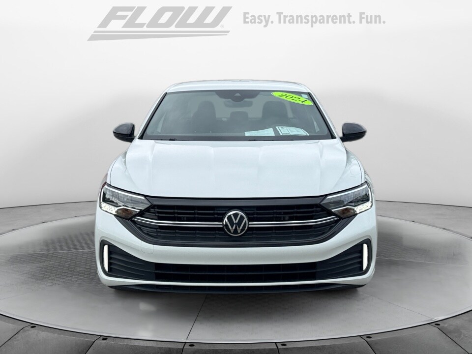 2024 Volkswagen Jetta 1.5T Sport photo 2