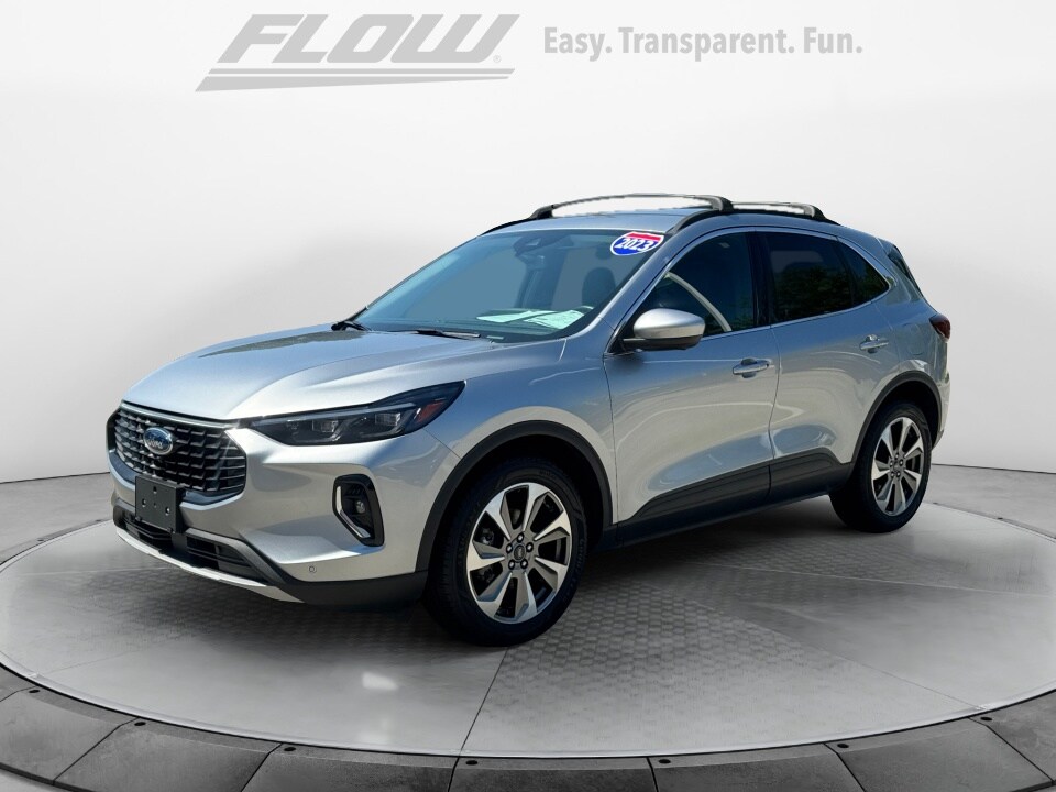 2023 Ford Escape Platinum photo 3