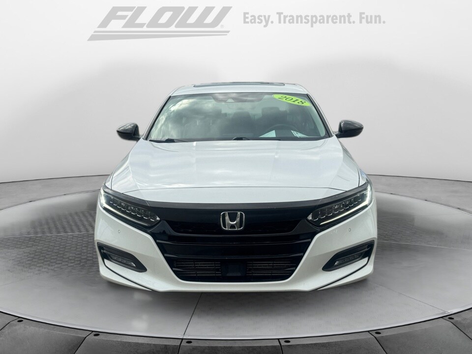 2018 Honda Accord Touring photo 2