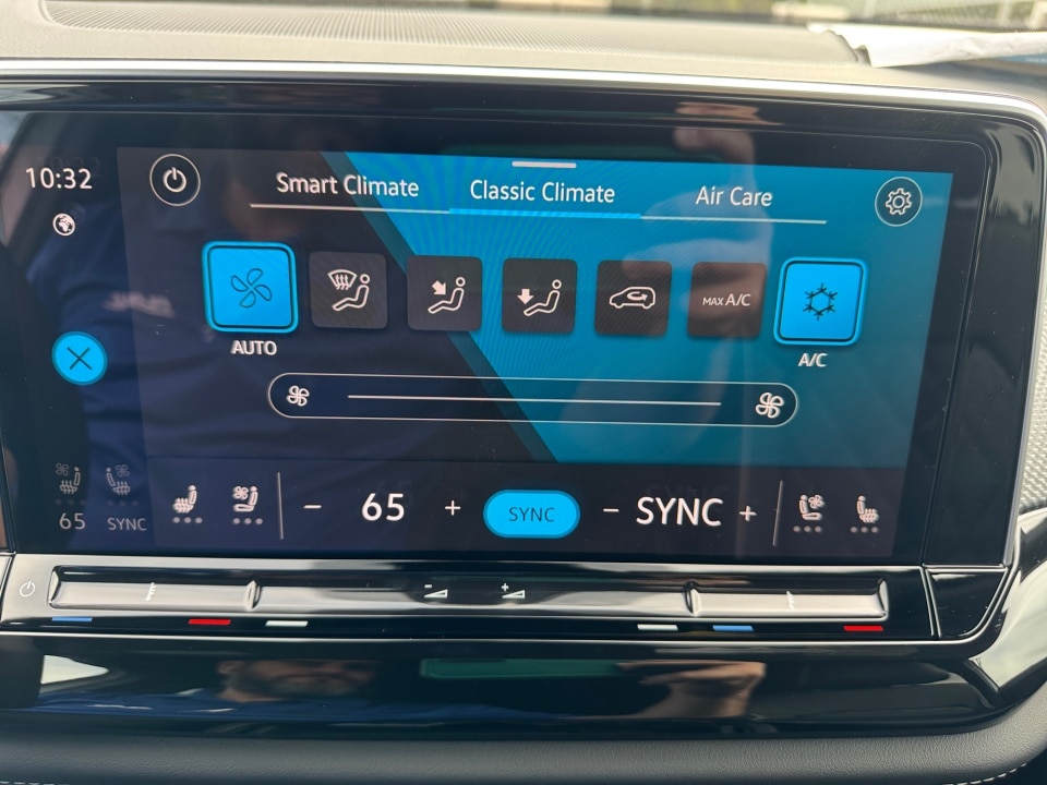 2026 Volkswagen Atlas Cross Sport SEL Premium R-LINE - Photo 18