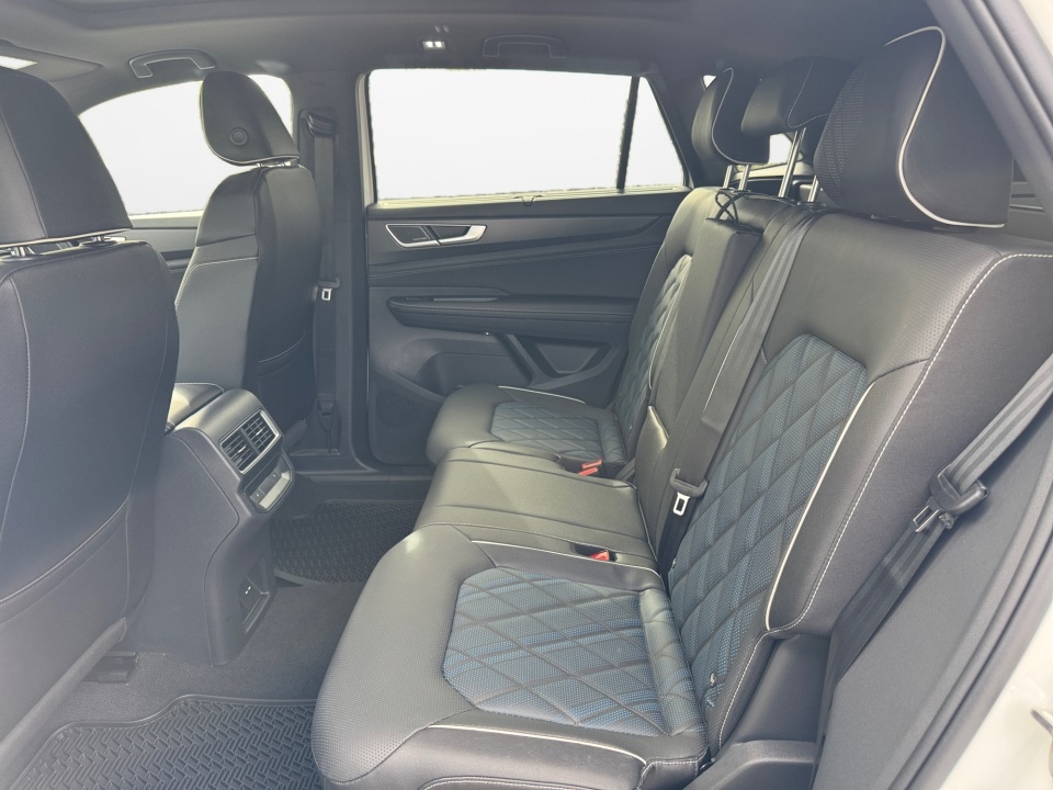 2026 Volkswagen Atlas Cross Sport SEL Premium R-LINE - Photo 13
