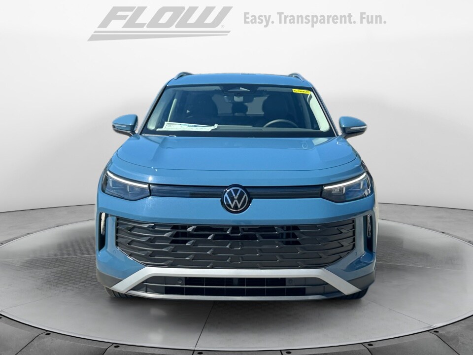 2025 Volkswagen Tiguan SE photo 2