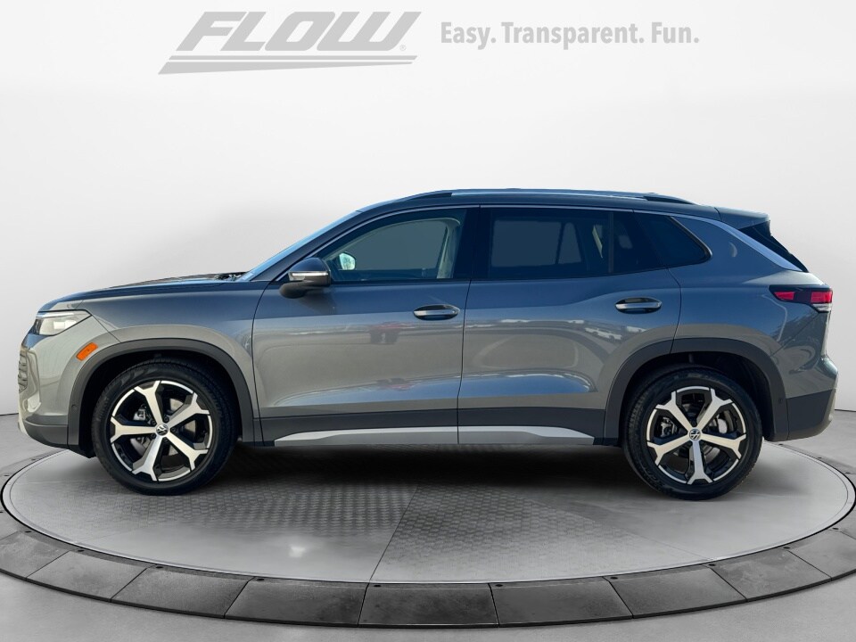 2026 Volkswagen Tiguan SE photo 4