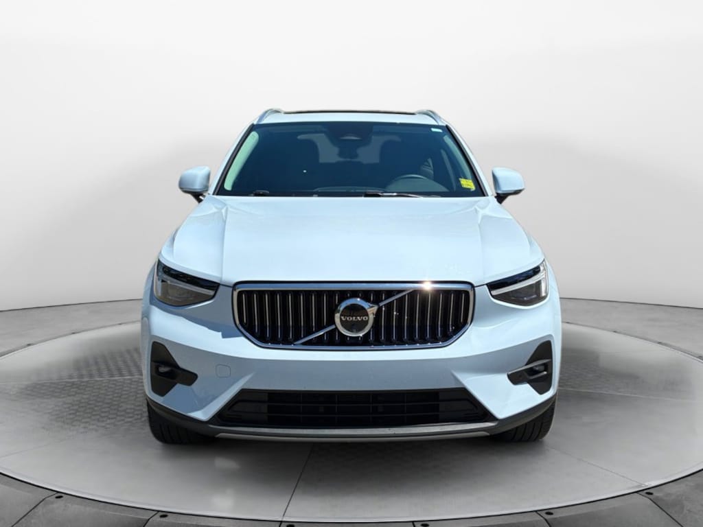 Used 2025 Volvo XC40 Ultra Bright Theme SUV