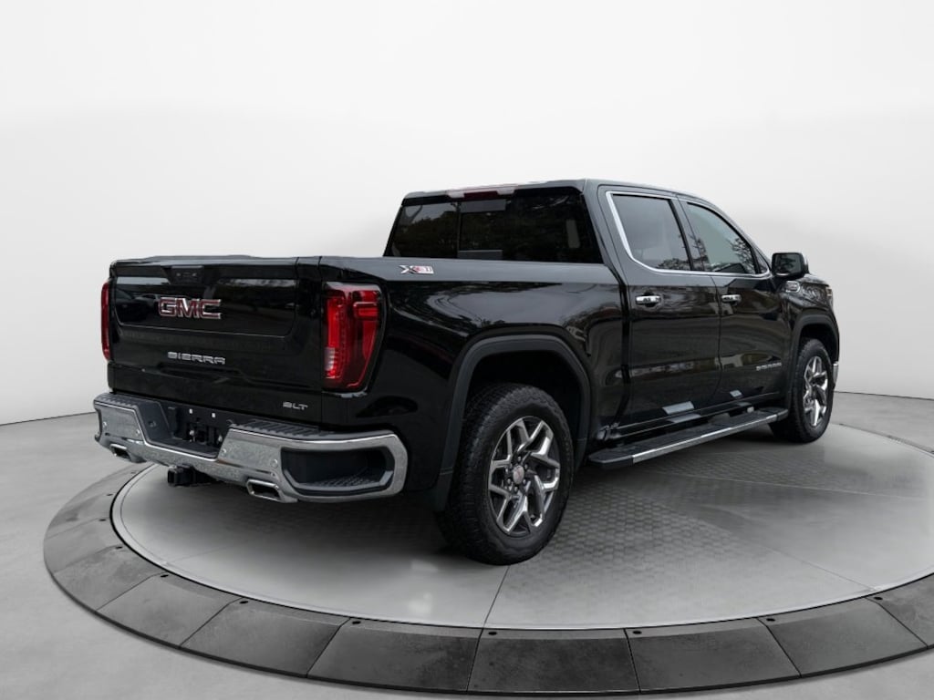 New 2025 GMC Sierra 1500 SLT Truck