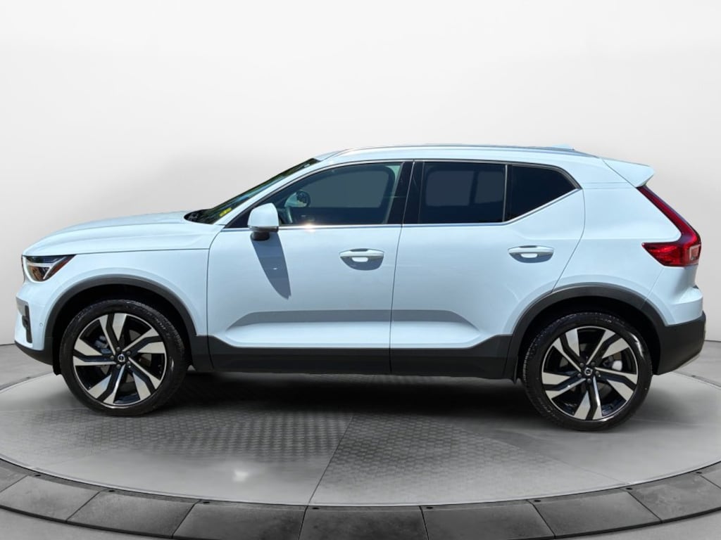 Used 2025 Volvo XC40 Ultra Bright Theme SUV