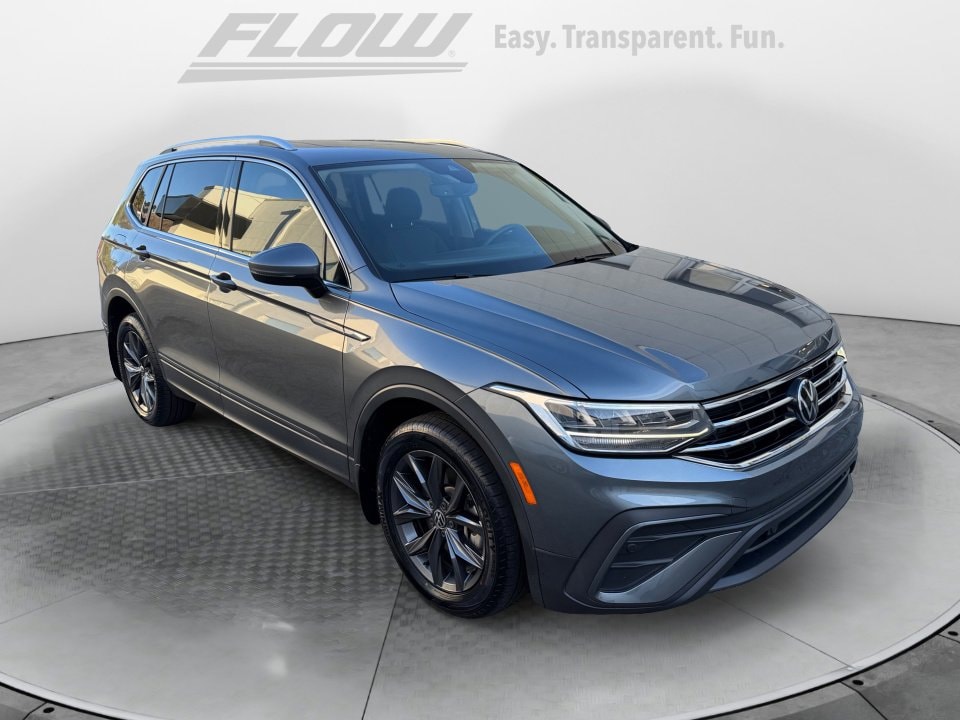2022 Volkswagen Tiguan SE's photo