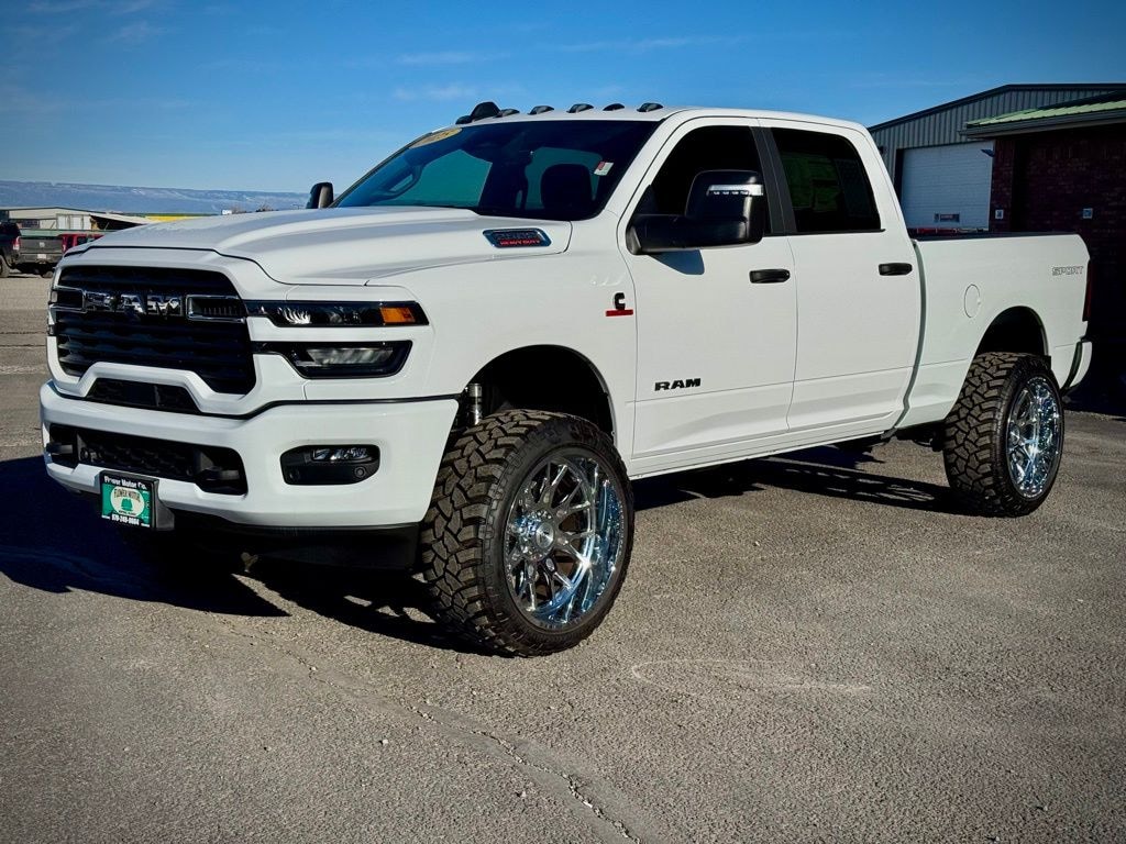 New 2025 Ram 2500 BIG HORN CREW CAB 4X4 6'4 BOX Pickup