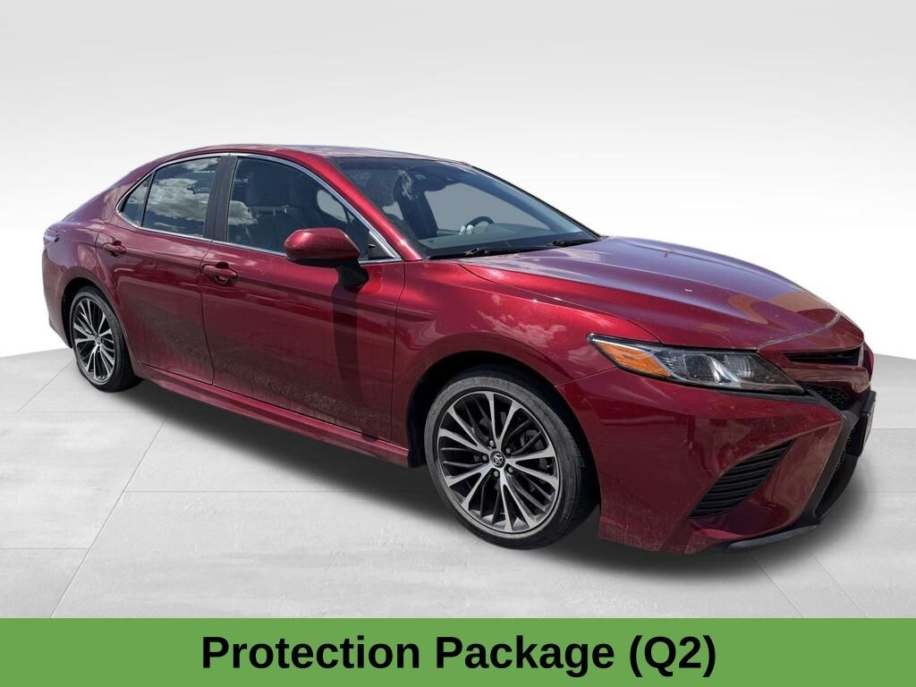 Used 2018 Toyota Camry SE Sedan