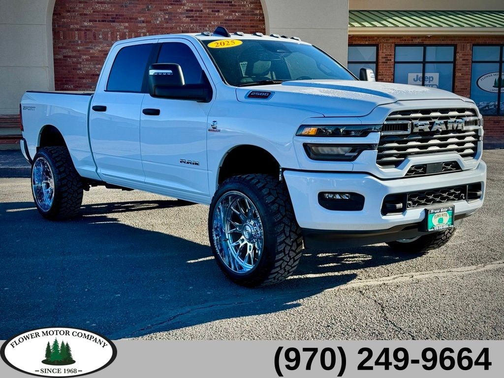 New 2025 Ram 2500 BIG HORN CREW CAB 4X4 6'4 BOX Pickup