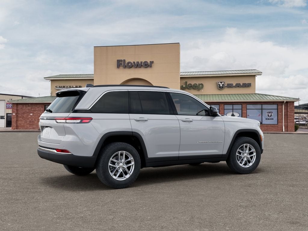 2025 Jeep Grand Cherokee Laredo - Photo 6