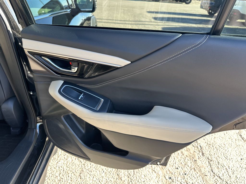 2025 Subaru Outback Limited - Photo 17